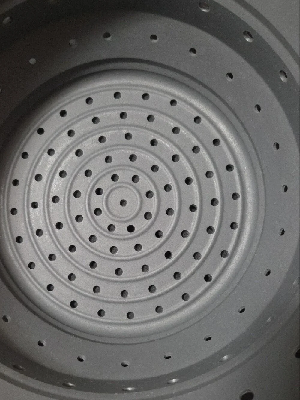 Pampered Chef Gray Silicone Collapsible Strainer Colander
